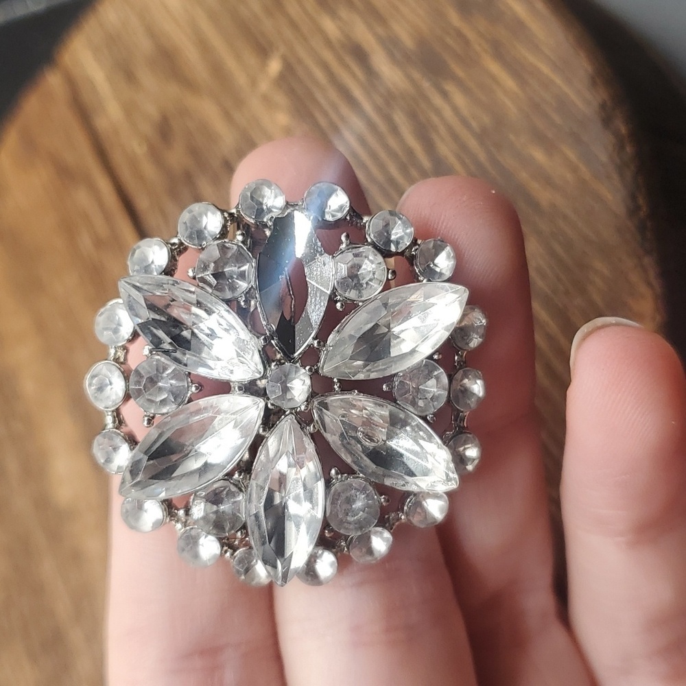 Missing one rhinestone repairable aurora borealis crystal bloom brooch B649‎